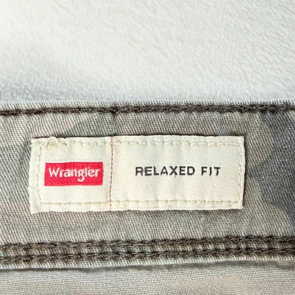 Wrangler Relaxed‎ Fit Camo Cargo Shorts Men's 36 Green Y2K Utility 10in